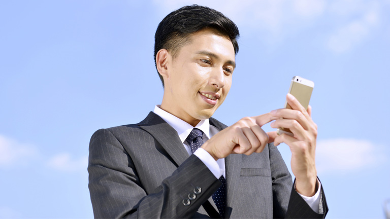 【iPhoneでテレビを見たい！】無料アプリと外付けチューナーどちらがいいのか教えます。