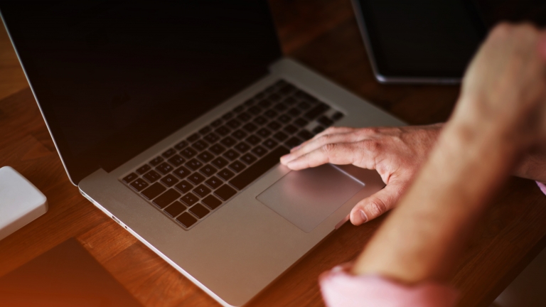 【Mac】Spotlightを簡単に呼び出し、通貨変換や計算を行う方法