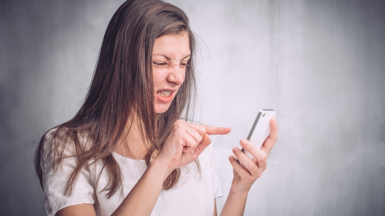 【iPhone】Safariの動作が重かったり落ちたりするときの対処法6選