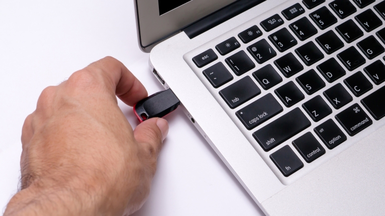 【Mac】外付けハードディスクやUSBメモリを安全に取り出す方法