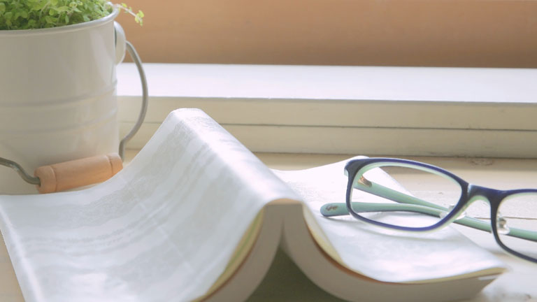 読書は楽しいだけじゃない？大人に読書を勧める4つの理由