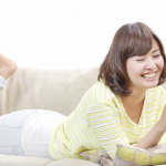 スマホ依存は美容の大敵！？スマホが美容に及ぼす５つの悪影響